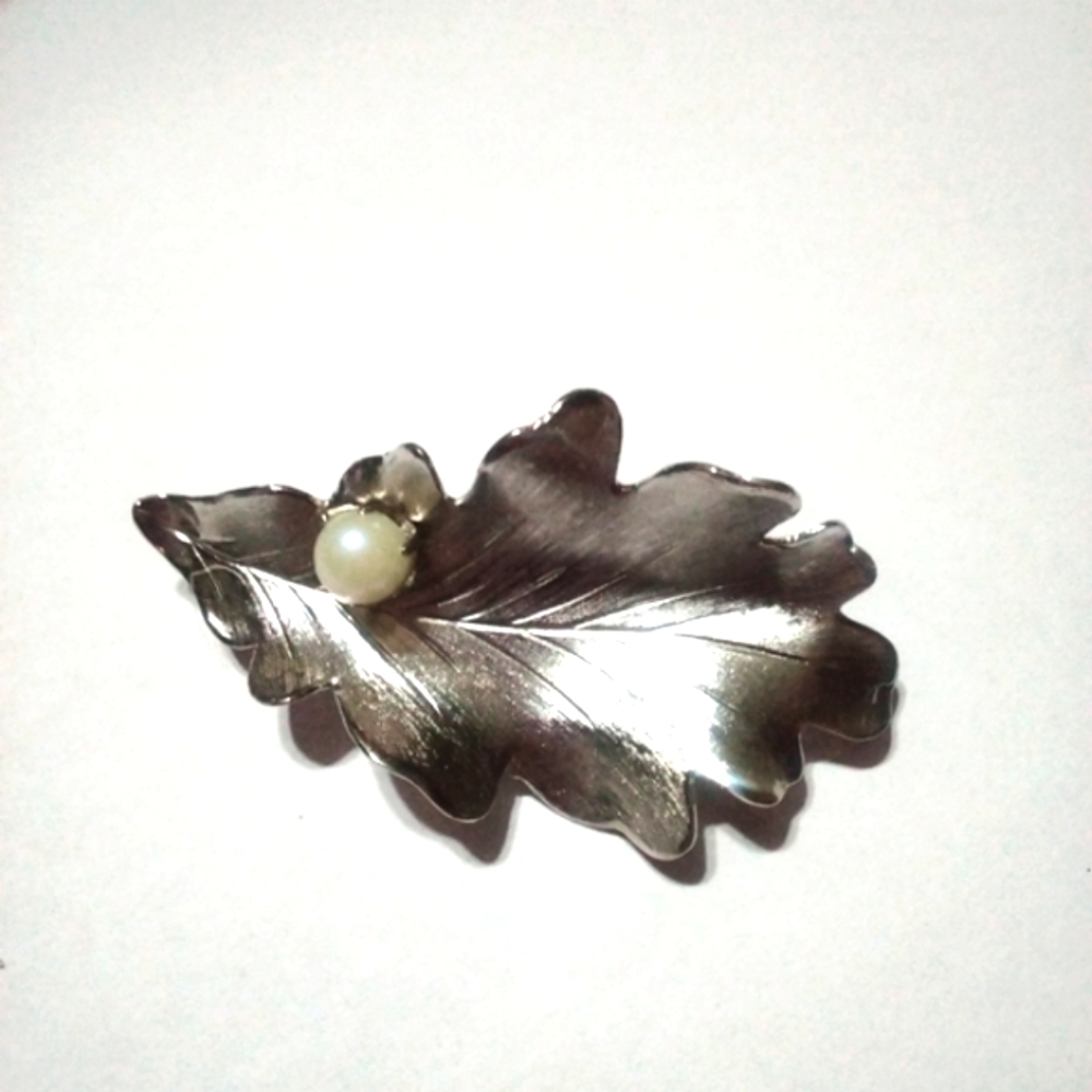 Silver Metal & Faux Pearl Leaf Brooch Pin